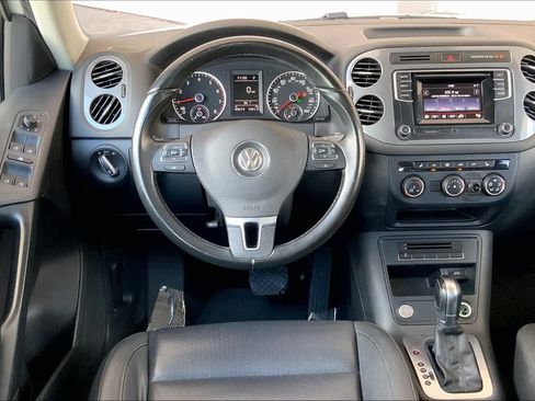 Used 2016 Volkswagen Tiguan S FWD image 5