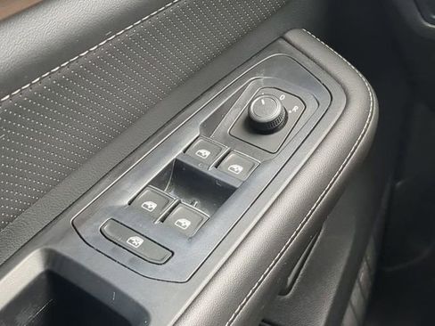 Used 2025 Volkswagen Atlas SE AWD/4WD image 30