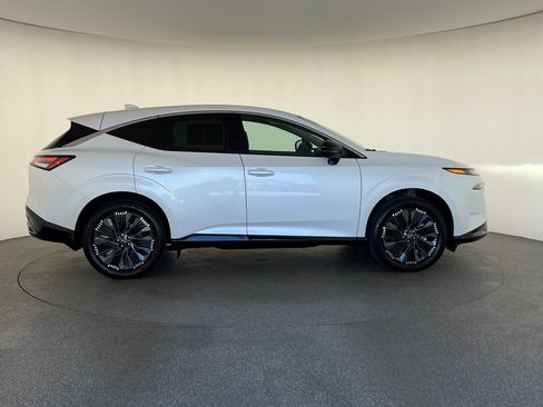 Used 2025 Nissan Murano Platinum w/ Cargo Package AWD/4WD image 2