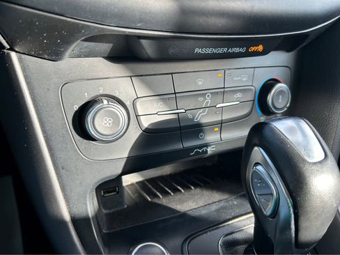 Used 2016 Ford Focus SE w/ Equipment Group 201A image 19