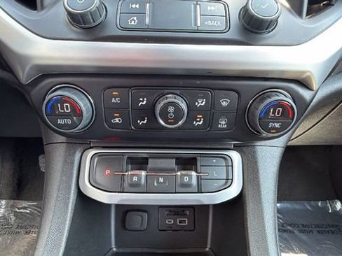 Certified 2023 GMC Acadia SLT w/ Elevation Edition AWD/4WD image 26