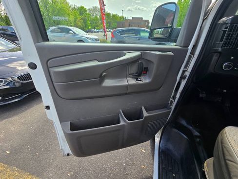 Used 2012 Chevrolet Express 3500 LS RWD image 11