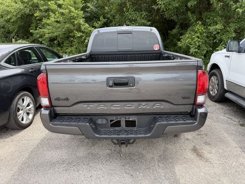 Used 2023 Toyota Tacoma SR5 w/ Technology Package AWD/4WD image 10