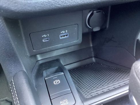 Used 2022 Nissan Kicks SV image 23