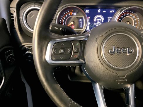 Used 2021 Jeep Wrangler Unlimited Sahara w/ Dual Top Group AWD/4WD image 24
