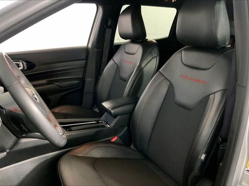 Used 2024 Jeep Compass Trailhawk image 22