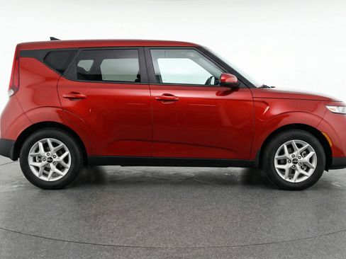 Used 2025 Kia Soul LX w/ LX Technology Package image 11