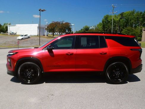 Used 2024 Chevrolet Traverse RS FWD image 4