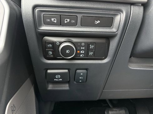 Used 2024 Ford F150 Lariat w/ Tow/Haul Package image 13