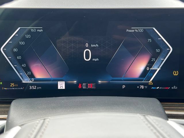 Used 2025 BMW X7 xDrive40i AWD/4WD image 21
