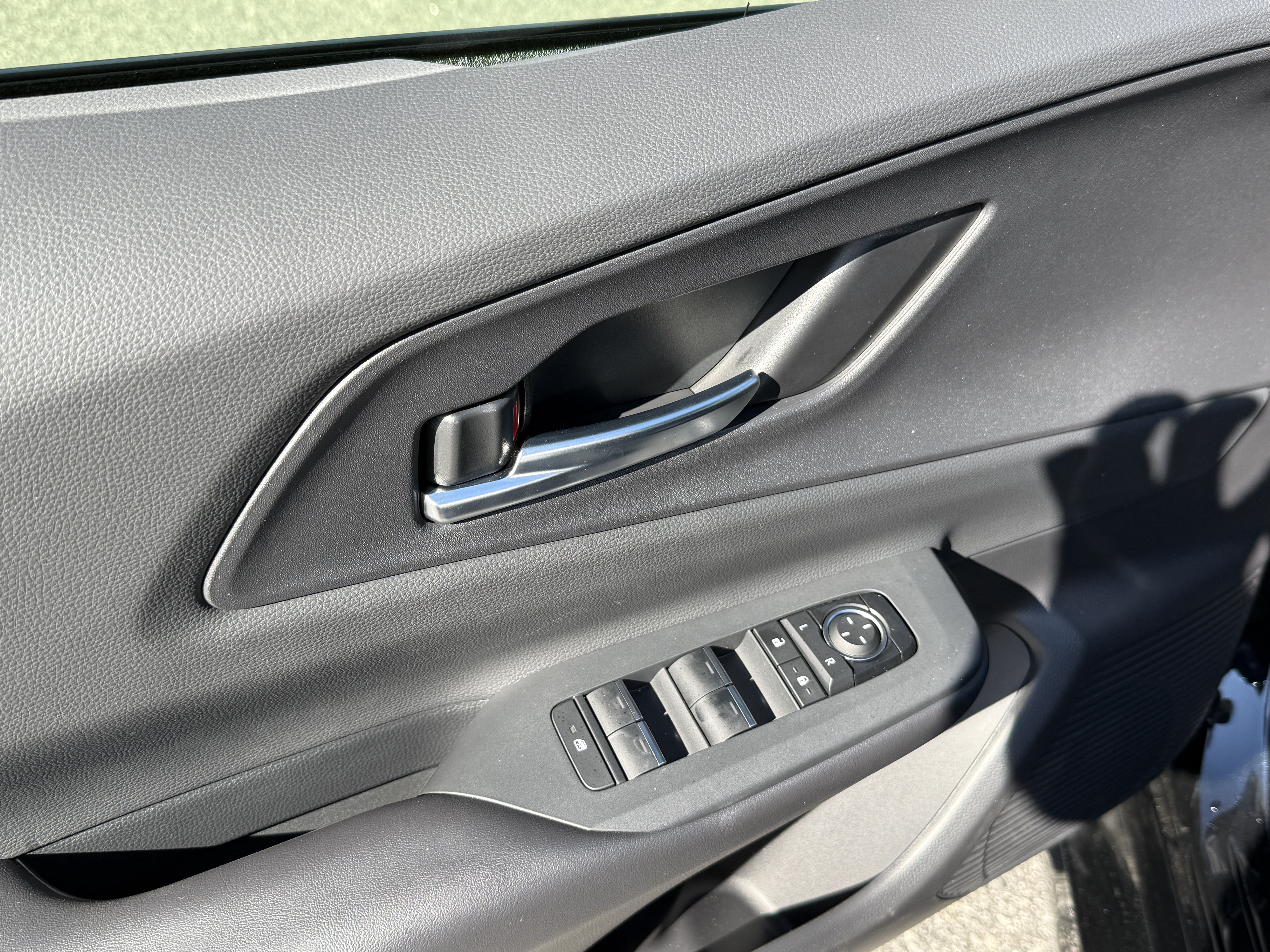 Used 2024 Toyota Prius Prime FWD image 15
