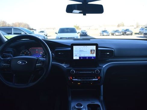 Used 2020 Ford Explorer XLT w/ Comfort Package image 37