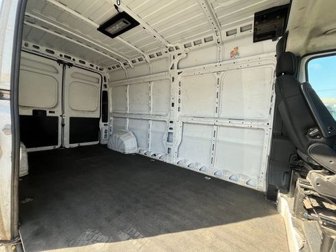 Used 2024 RAM ProMaster 2500 w/ Convenience Group FWD image 6