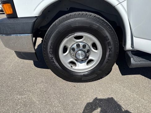 Used 2020 Chevrolet Express 3500 LT w/ LT Preferred Equipment Group image 27