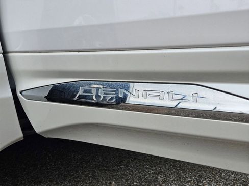 Used 2024 GMC Terrain Denali w/ Denali Premium Package image 33