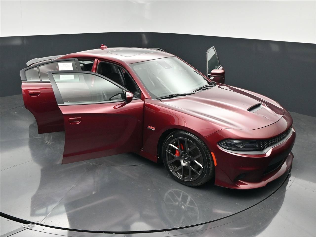 Used 2017 Dodge Charger R/T Scat Pack w/ Technology Group RWD image 37