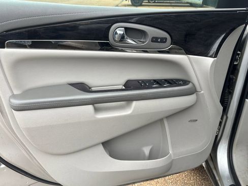 Used 2015 Buick Enclave Leather image 4
