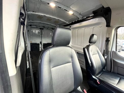 Used 2022 Ford Transit 250 Medium Roof image 22