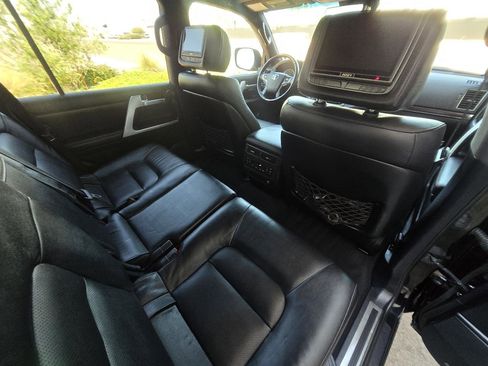 Used 2020 Toyota Land Cruiser Heritage Edition image 55