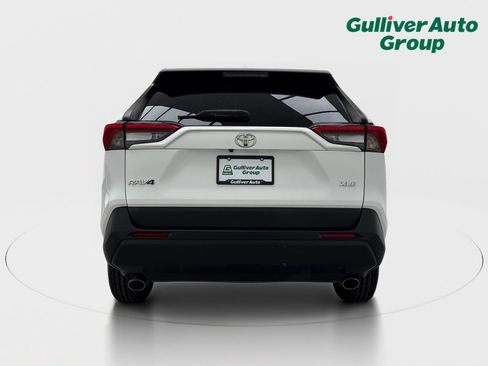 Used 2021 Toyota RAV4 XLE FWD image 7