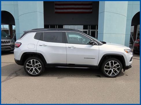 Used 2025 Jeep Compass Limited w/ Elite Group image 1