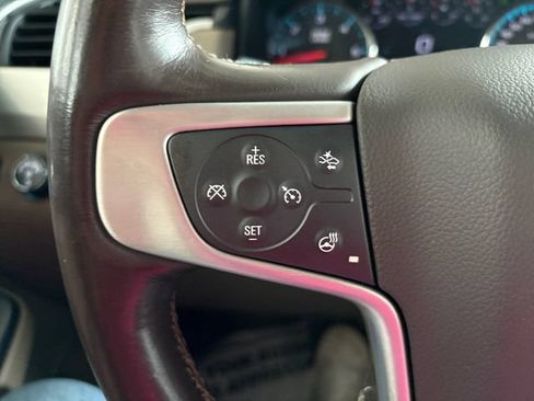 Used 2017 GMC Yukon SLT w/ Premium Edition AWD/4WD image 25