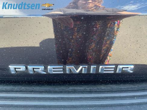 Used 2025 Chevrolet Tahoe Premier AWD/4WD image 9