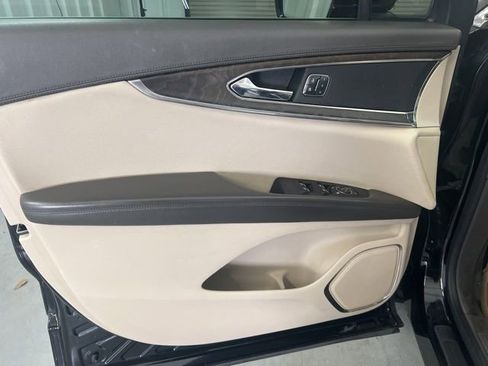 Used 2017 Lincoln MKX Reserve w/ Enhanced Security Package image 9