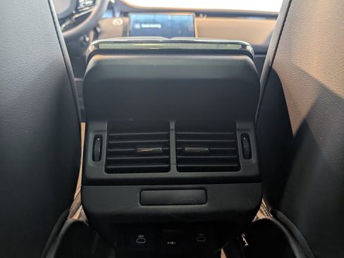 Used 2024 Land Rover Range Rover Evoque Dynamic SE image 29