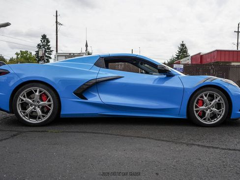 Used 2021 Chevrolet Corvette Stingray Premium Conv w/ Z51 Performance Package RWD image 17