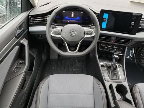 New 2026 Volkswagen Jetta SE image 10