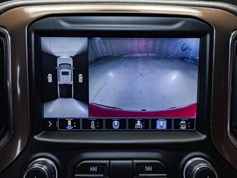 Used 2020 Chevrolet Silverado 1500 High Country w/ Technology Package image 23