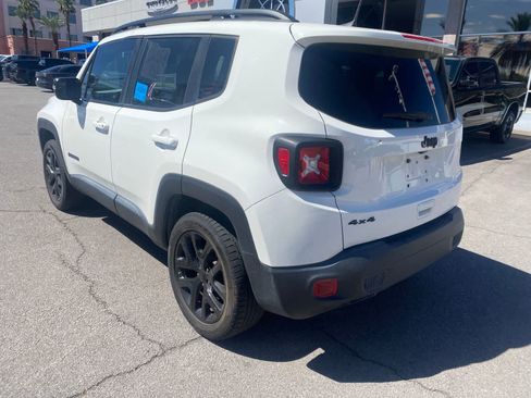 Used 2022 Jeep Renegade Altitude AWD/4WD image 8