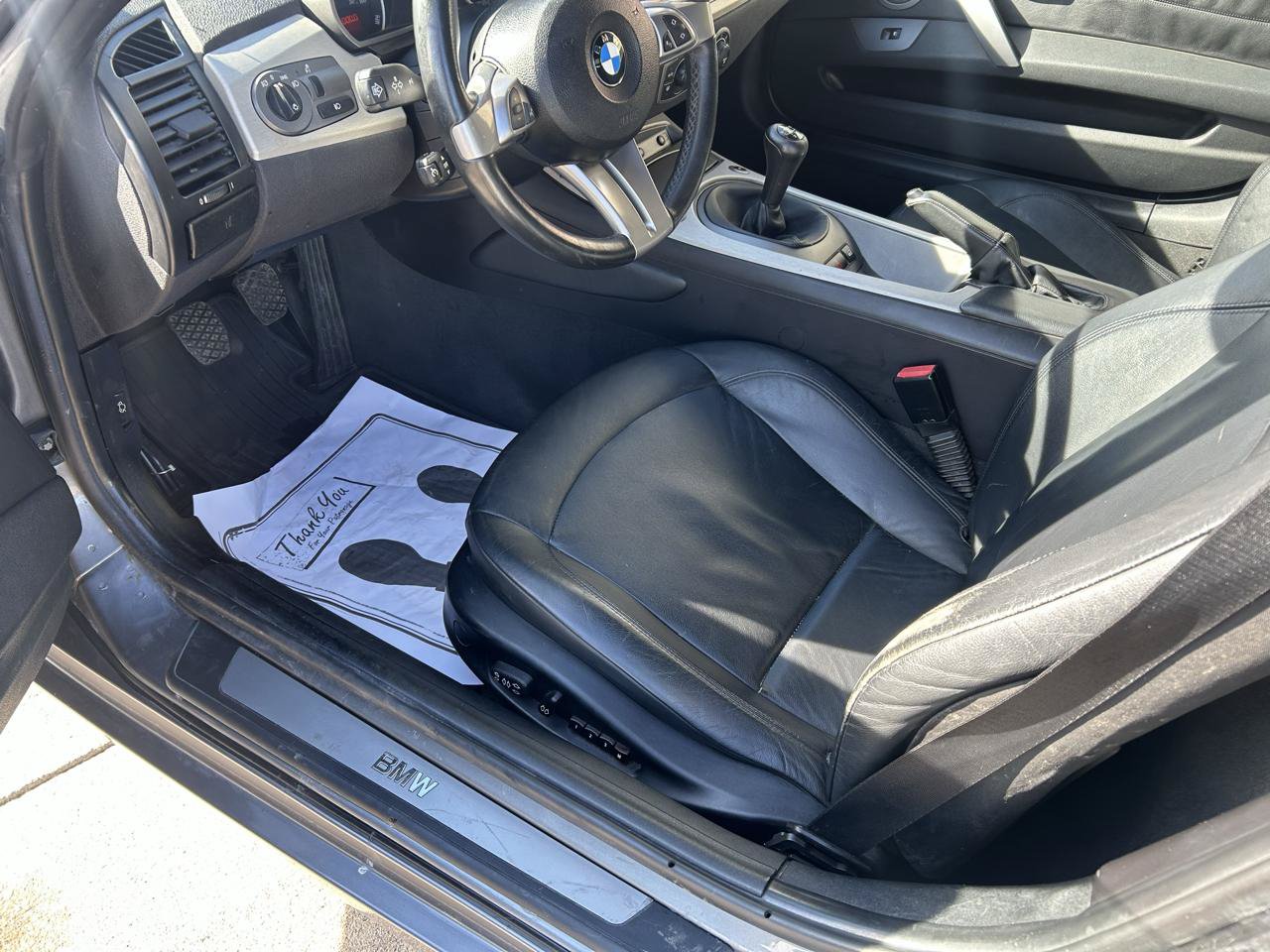 Used 2004 BMW Z4 2.5i RWD image 9