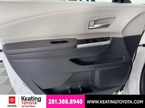 Certified 2024 Toyota Sienna XLE FWD image 13