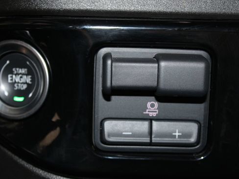 Used 2025 GMC Sierra 1500 SLT AWD/4WD image 53