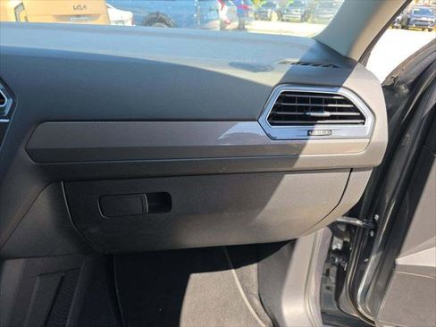Used 2023 Volkswagen Tiguan SE FWD image 16