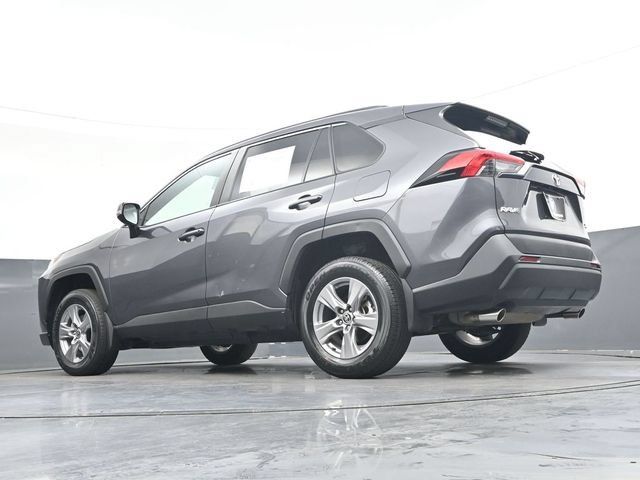 Used 2024 Toyota RAV4 XLE FWD image 33
