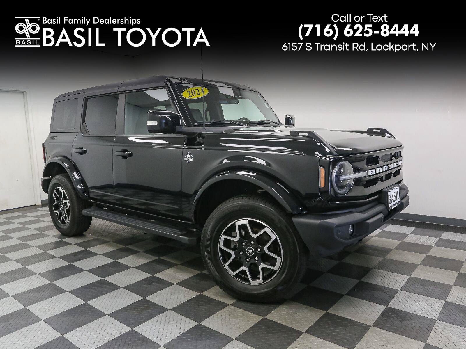 Used 2024 Ford Bronco Outer Banks AWD/4WD image 1