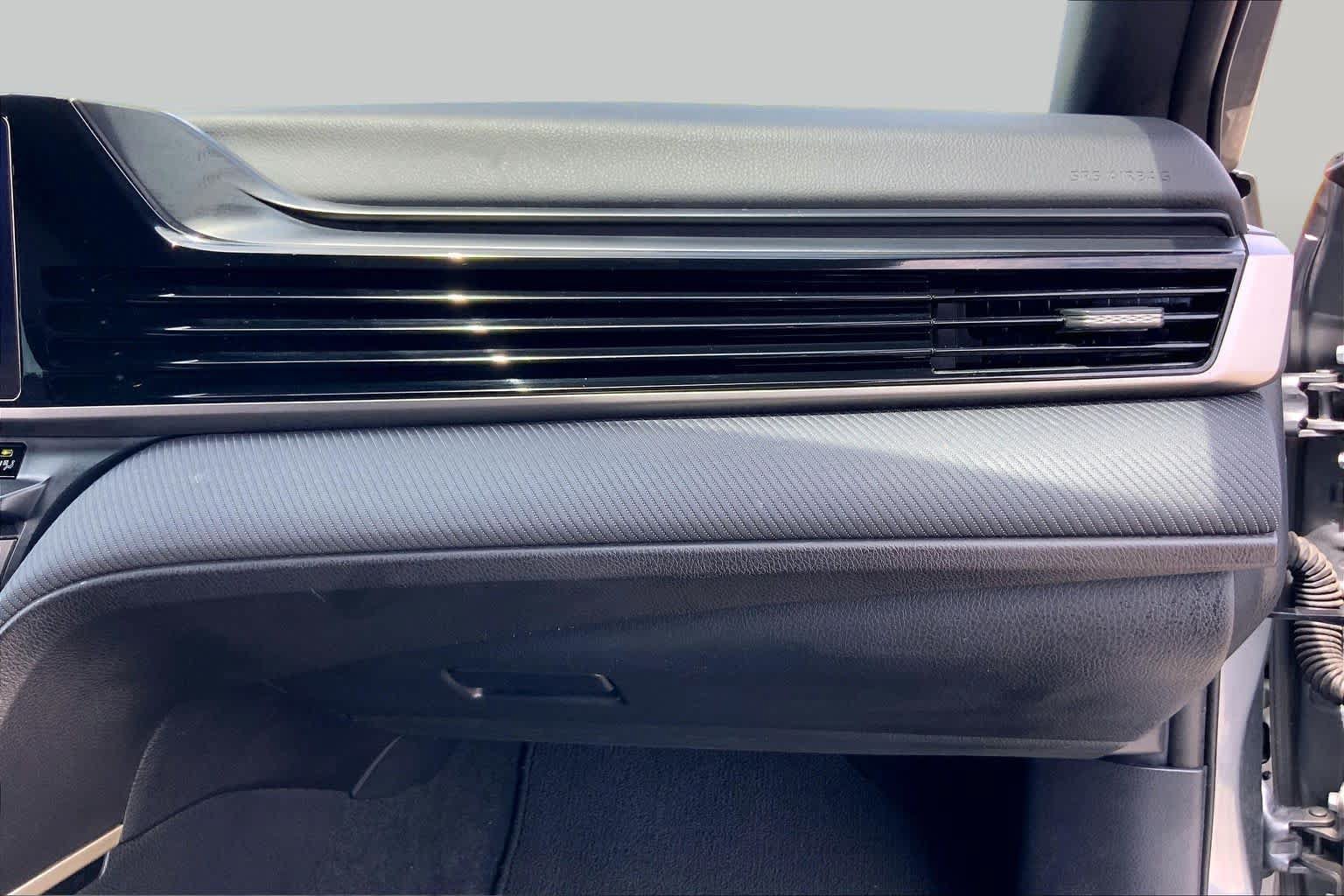 Certified 2025 Toyota Camry SE FWD image 18