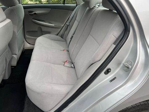 Used 2010 Toyota Corolla FWD image 11