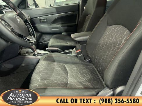 Used 2025 Mitsubishi Outlander Sport AWD image 10