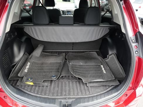 Used 2018 Toyota RAV4 LE w/ All Weather Liner Package AWD/4WD image 19