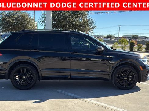 Used 2022 Volkswagen Tiguan SE R-Line image 4