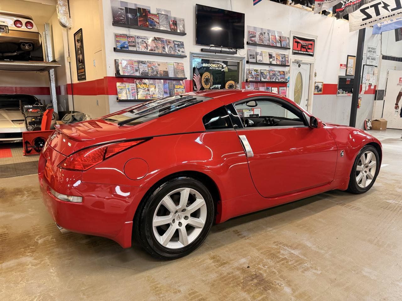 Used 2004 Nissan 350Z Enthusiast w/ Aerodynamics Pkg RWD image 5