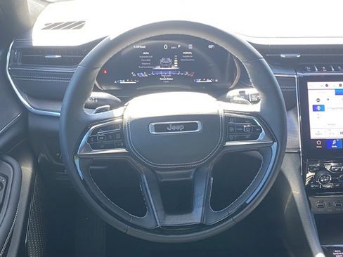 New 2025 Jeep Grand Cherokee Overland w/ Adv Protech Group III image 40