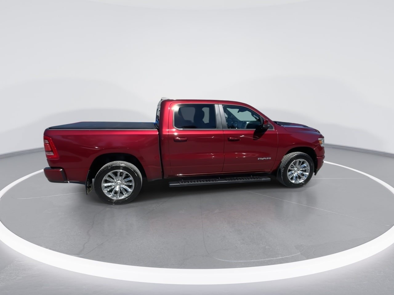 Used 2024 RAM 1500 Laramie AWD/4WD image 21