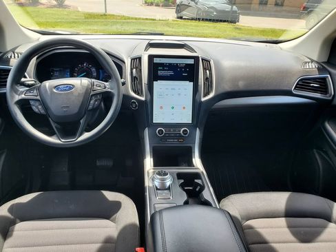 Certified 2024 Ford Edge SE w/ Black Appearance Package AWD/4WD image 10