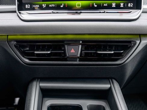 New 2026 Volkswagen Tiguan SE R-Line image 34