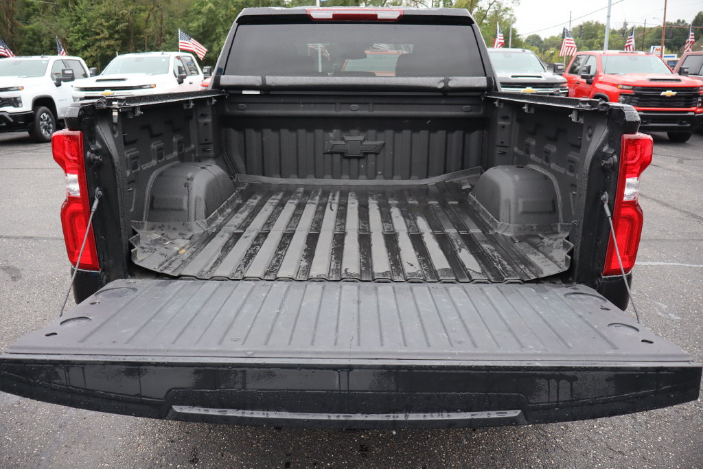 Used 2025 Chevrolet Silverado 1500 LT Trail Boss w/ Dark Appearance Package AWD/4WD image 30
